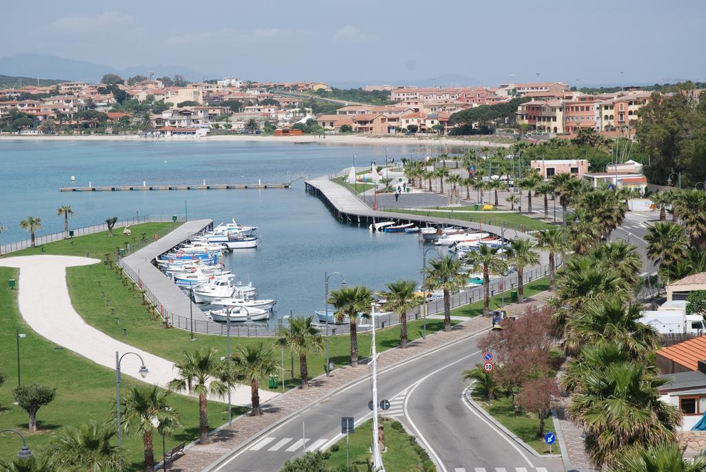 Hotel La Lampara Golfo Aranci Bagian luar foto