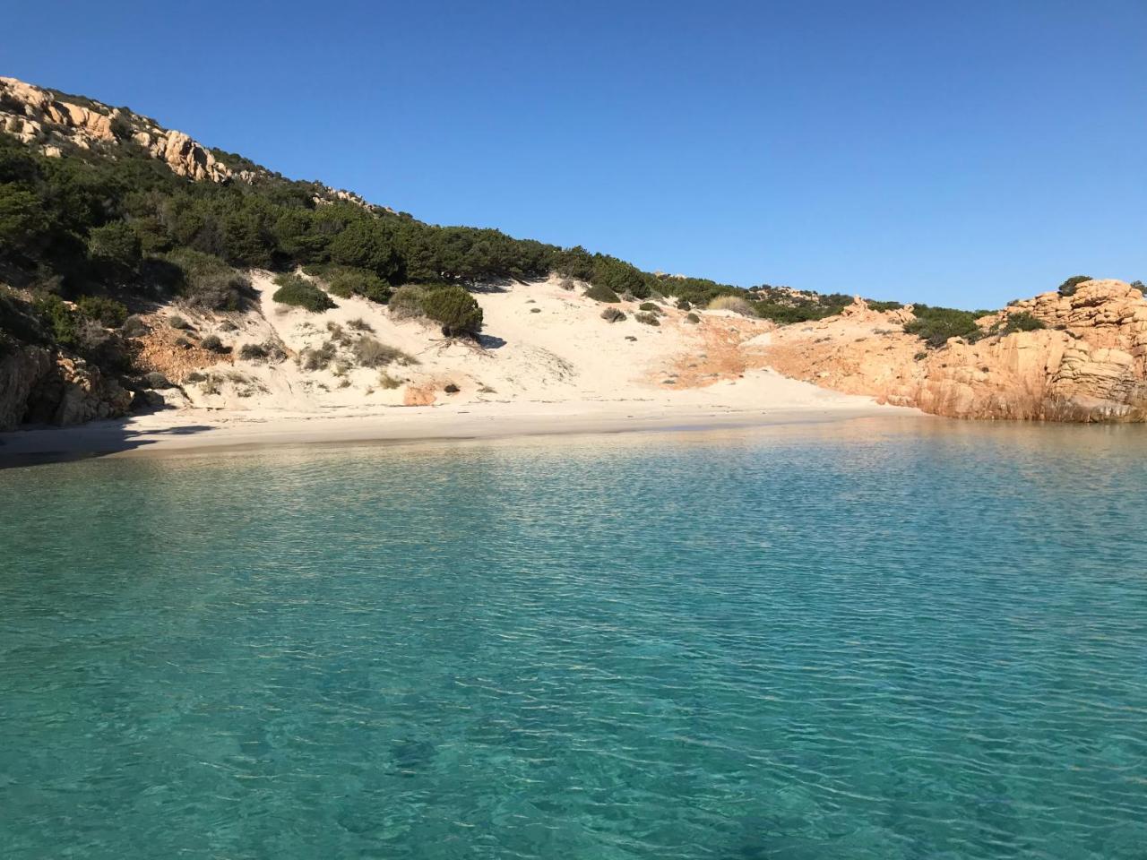 Hotel La Lampara Golfo Aranci Bagian luar foto